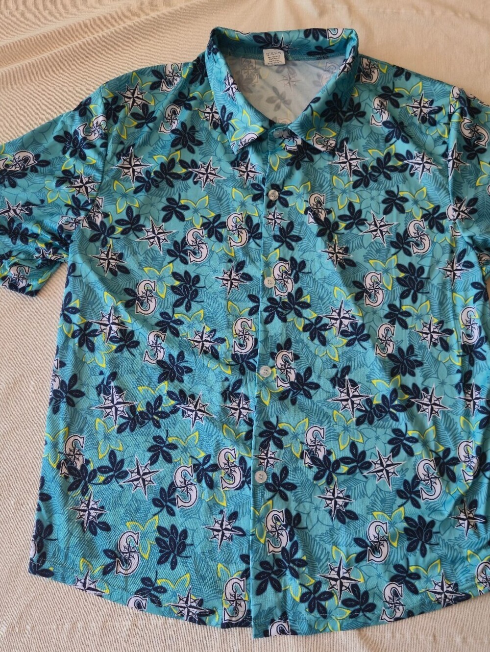 Seattle Mariners Aloha Men's XL Short Sleeve Button-Up Shirt